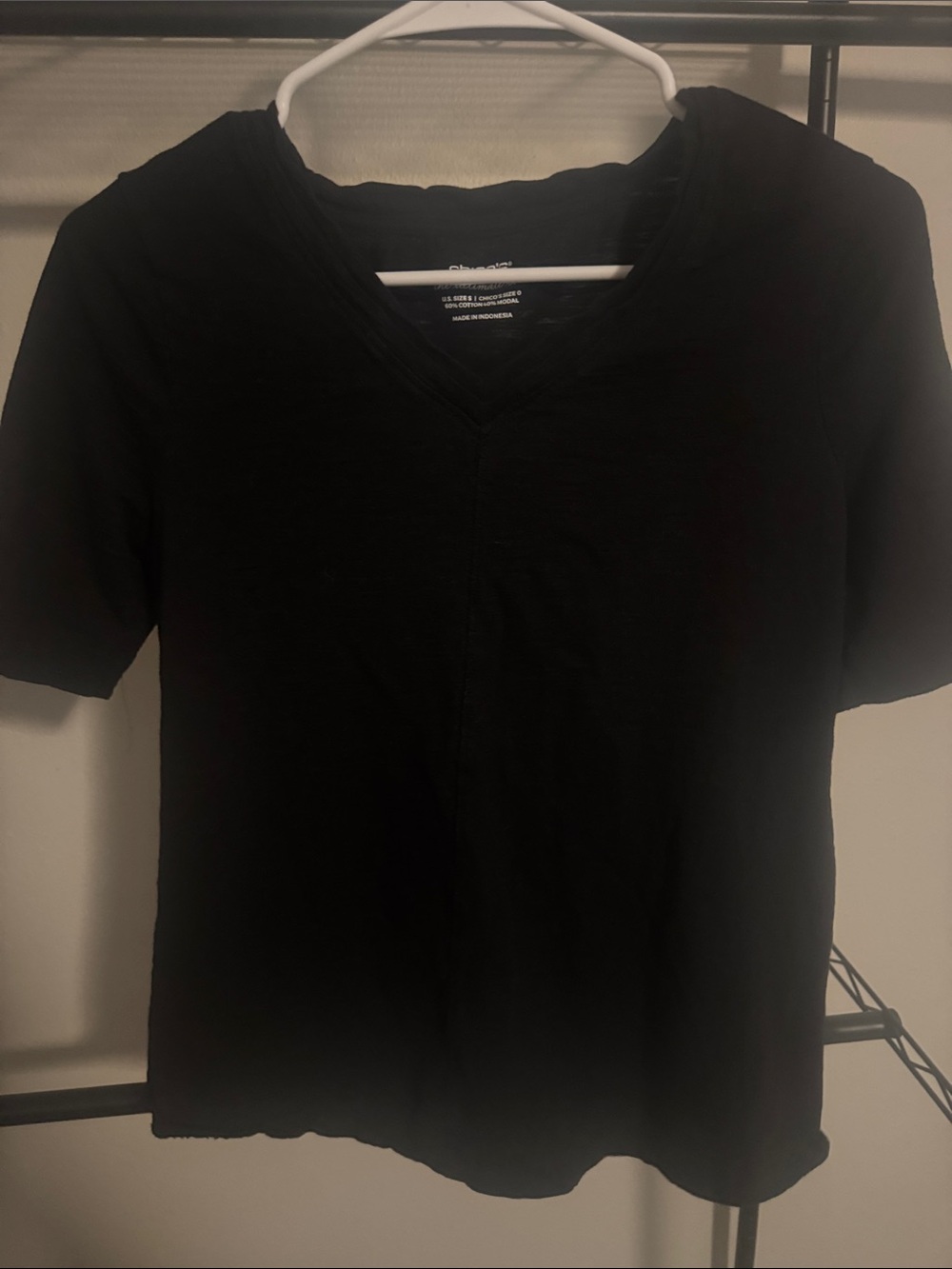 Chico's Black V-Neck Short Sleeve Tee - Lightweight Knit